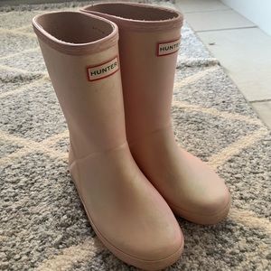 Hunter girls rain boots size 12 shimmering pink